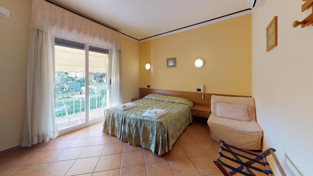 Hotel Residence Mirafiori Loano Luaran gambar